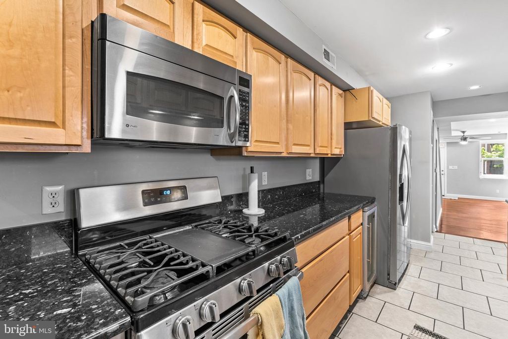 Image 12 of property listing at 2226 ESSEX ST, Baltimore, MD 21231