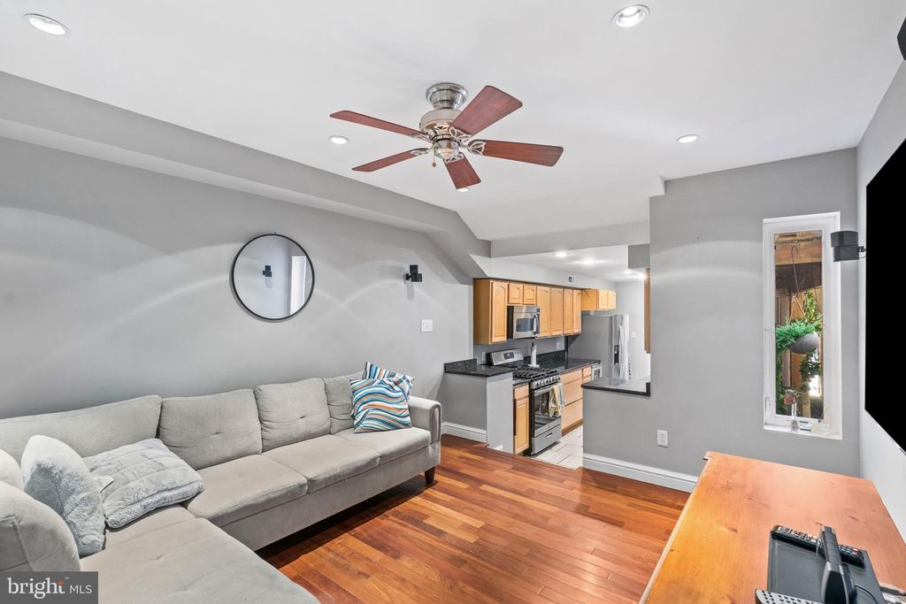 Image 15 of property listing at 2226 ESSEX ST, Baltimore, MD 21231