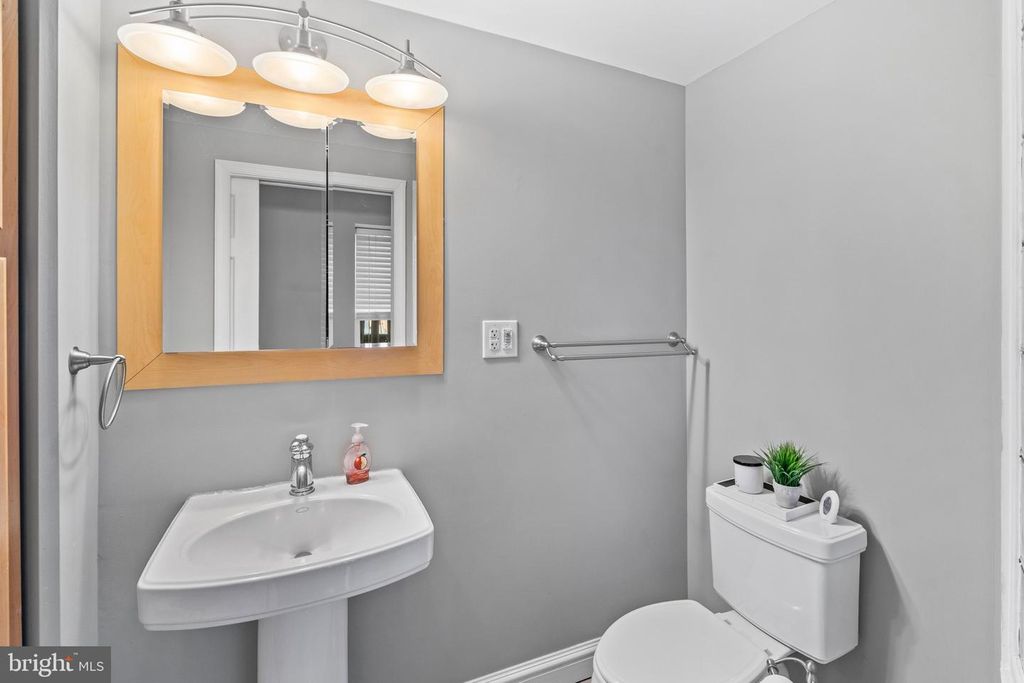 Image 26 of property listing at 2226 ESSEX ST, Baltimore, MD 21231