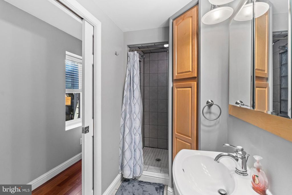 Image 27 of property listing at 2226 ESSEX ST, Baltimore, MD 21231