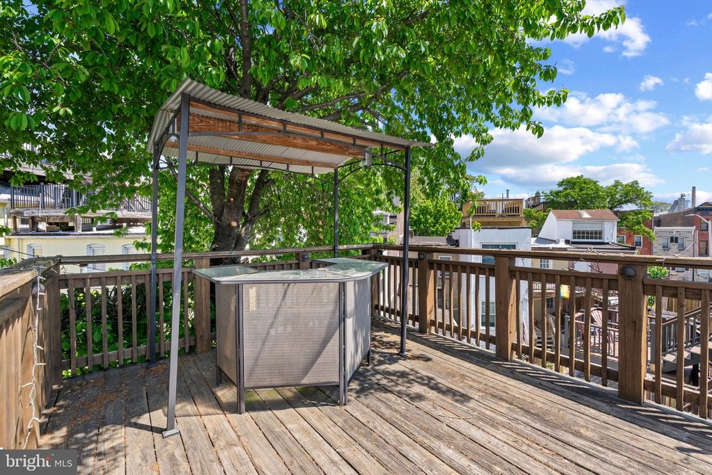 Image 32 of property listing at 2226 ESSEX ST, Baltimore, MD 21231