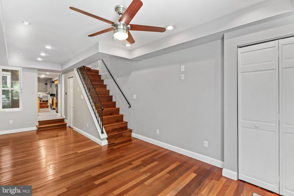 Image 7 of property listing at 2226 ESSEX ST, Baltimore, MD 21231