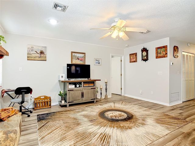 17819 PALM STREET, Umatilla, FL 32784
