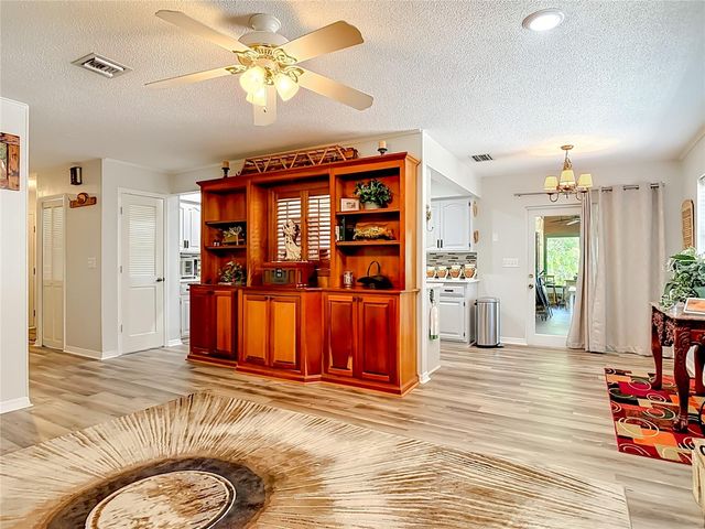 17819 PALM STREET, Umatilla, FL 32784