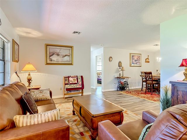 17819 PALM STREET, Umatilla, FL 32784