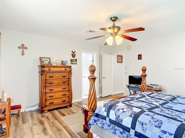 17819 PALM STREET, Umatilla, FL 32784