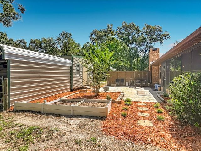 17819 PALM STREET, Umatilla, FL 32784