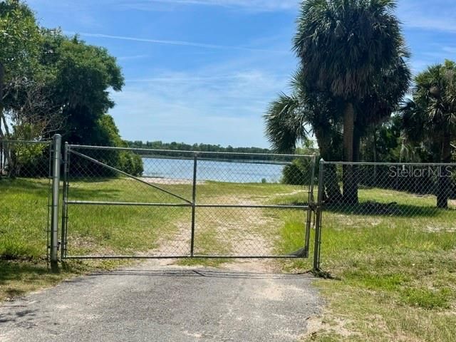 17819 PALM STREET, Umatilla, FL 32784