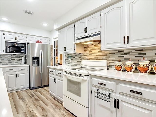 17819 PALM STREET, Umatilla, FL 32784