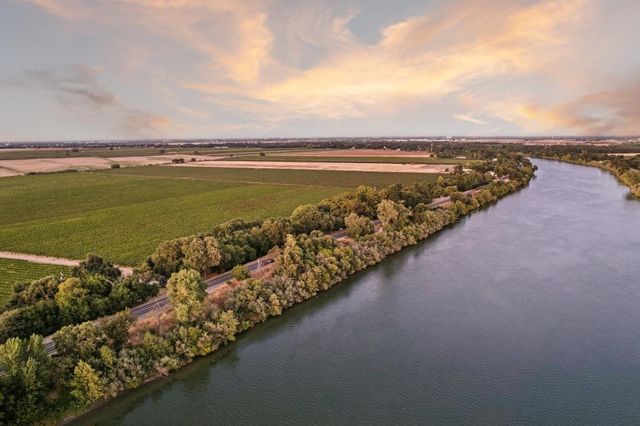 53140 S River Rd, Clarksburg, CA 95612