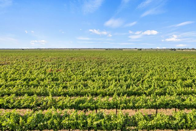 53140 S River Rd, Clarksburg, CA 95612