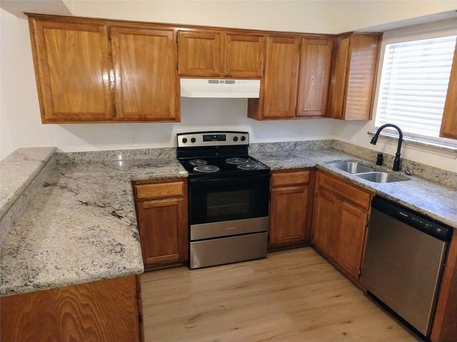 5710 Red Cactus Court, Arlington, TX 76017