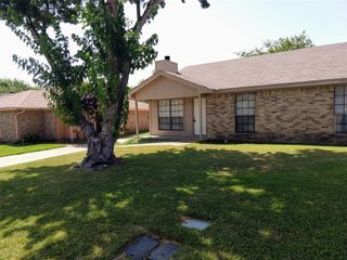 5710 Red Cactus Court, Arlington, TX 76017