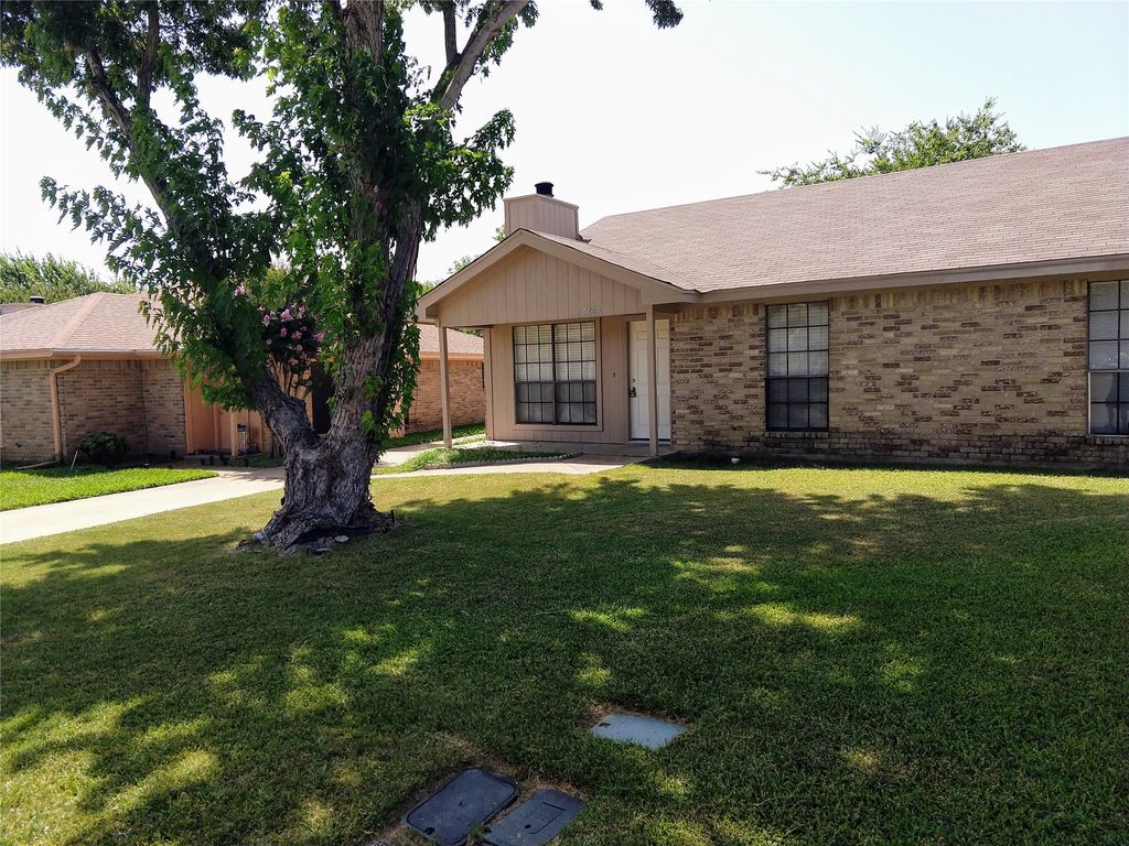 5710 Red Cactus Court, Arlington, TX 76017