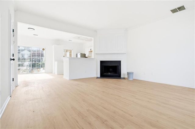 2135 Kilmington Square, Alpharetta, GA 30009