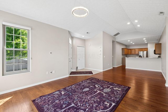 8848 Linksway Drive, Powell, OH 43065