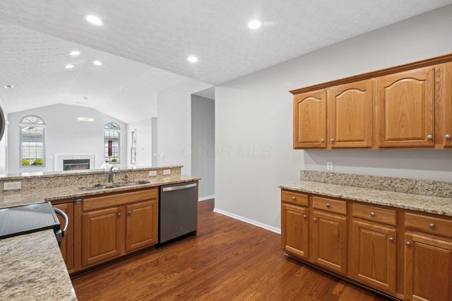 8848 Linksway Drive, Powell, OH 43065