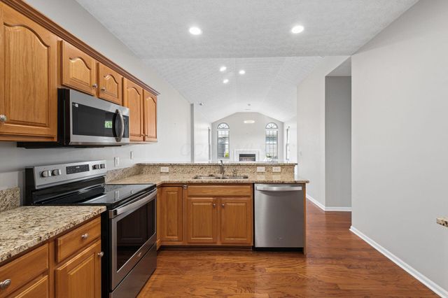 8848 Linksway Drive, Powell, OH 43065