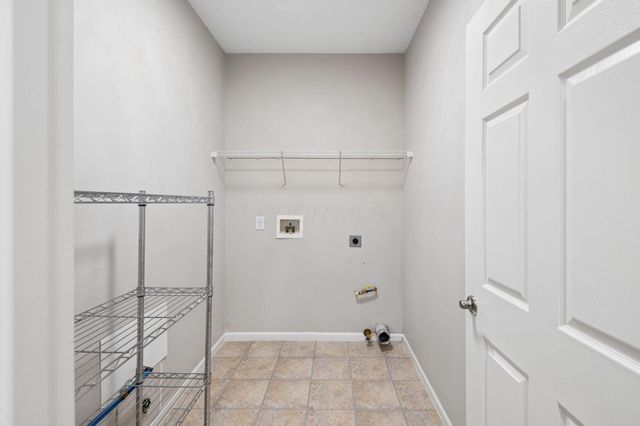 8848 Linksway Drive, Powell, OH 43065