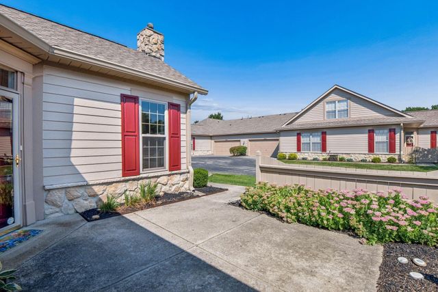 8848 Linksway Drive, Powell, OH 43065