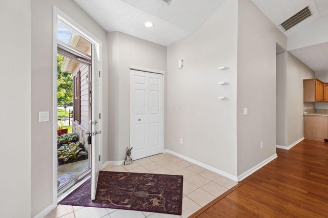 8848 Linksway Drive, Powell, OH 43065