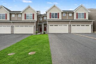 104 MAGNOLIA DR, Middletown, PA 17057