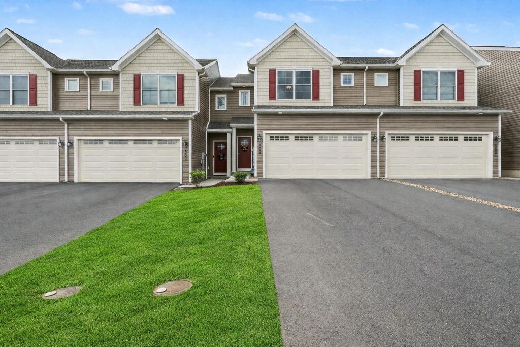 104 MAGNOLIA DR, Middletown, PA 17057