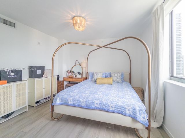 999 SW 1st Ave 3204, Miami, FL 33130