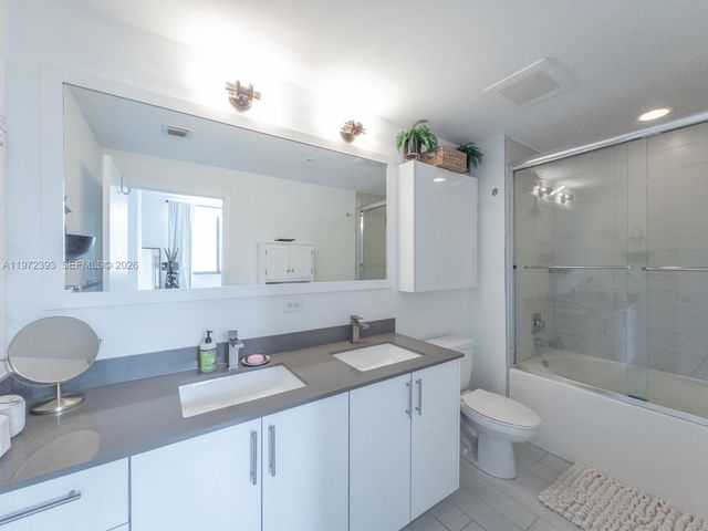 999 SW 1st Ave 3204, Miami, FL 33130