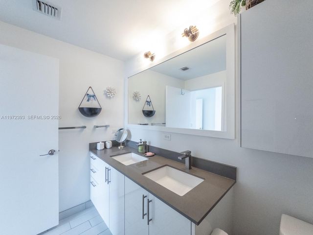 999 SW 1st Ave 3204, Miami, FL 33130