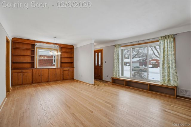 24404 Cubberness Street, St. Clair Shores, MI 48080