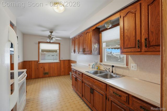 24404 Cubberness Street, St. Clair Shores, MI 48080