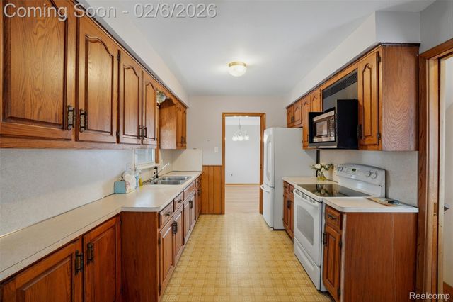 24404 Cubberness Street, St. Clair Shores, MI 48080