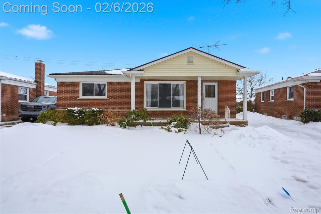 24404 Cubberness Street, St. Clair Shores, MI 48080