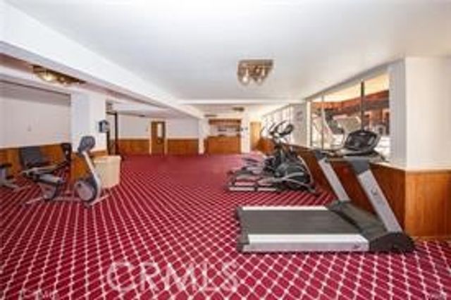 5349 Newcastle Avenue 18, Encino, CA 91316