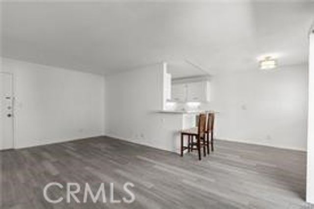 5349 Newcastle Avenue 18, Encino, CA 91316