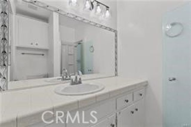 5349 Newcastle Avenue 18, Encino, CA 91316