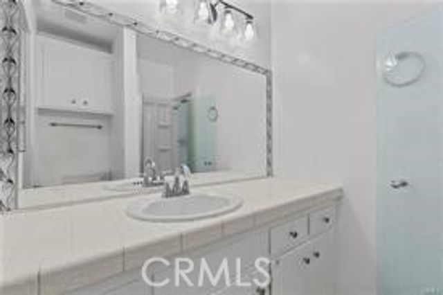 5349 Newcastle Avenue 18, Encino, CA 91316