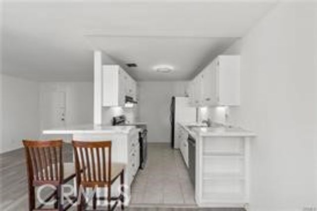 5349 Newcastle Avenue 18, Encino, CA 91316