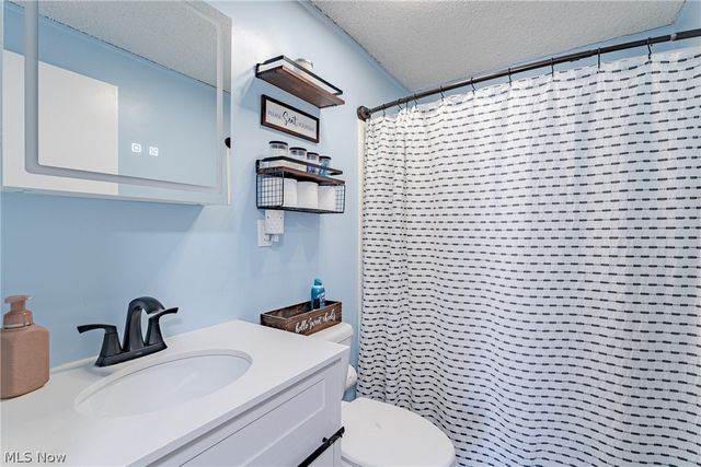 999 Morningview Avenue, Akron, OH 44305