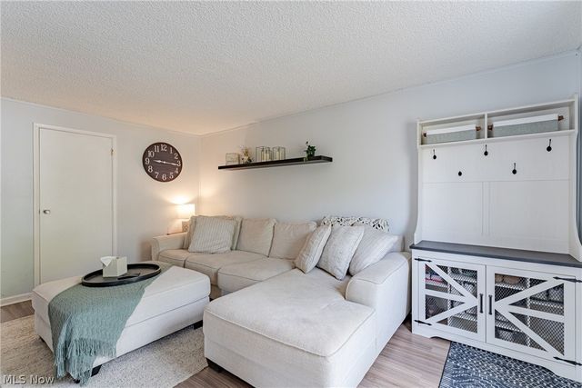 999 Morningview Avenue, Akron, OH 44305