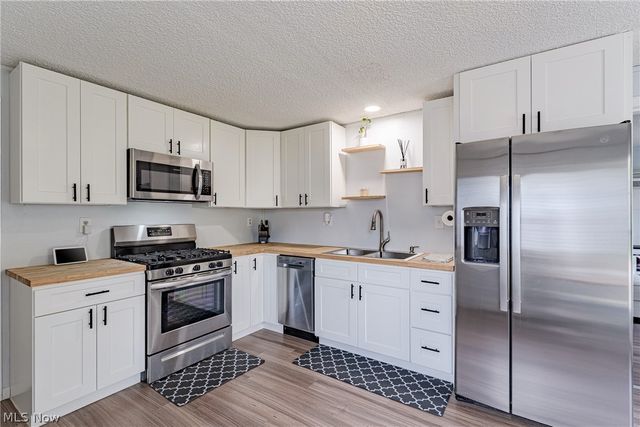 999 Morningview Avenue, Akron, OH 44305