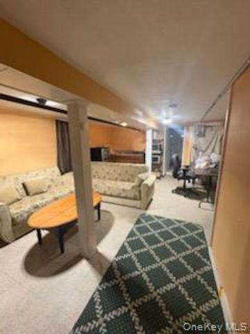 19144 113th Road, Saint Albans, NY 11412