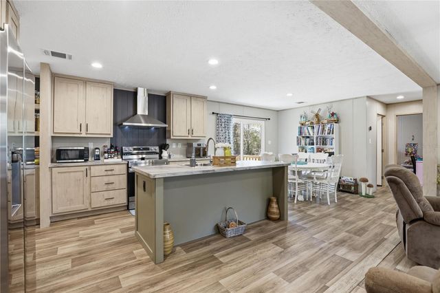 29578 SW 63RD AVENUE, Newberry, FL 32669