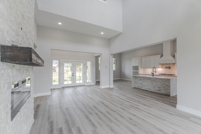 624 Edgewood, Montgomery, TX 77356