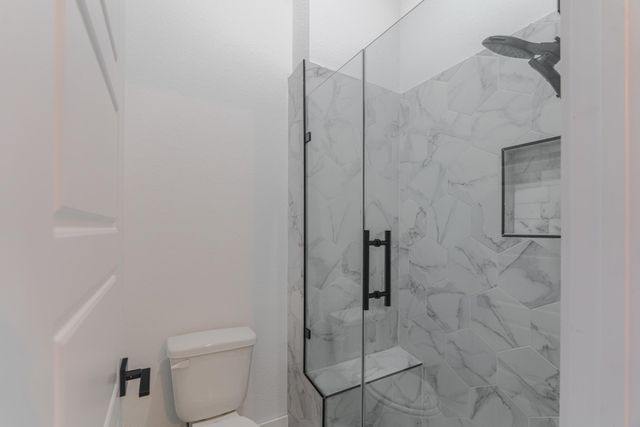 624 Edgewood, Montgomery, TX 77356