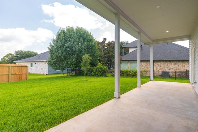 624 Edgewood, Montgomery, TX 77356