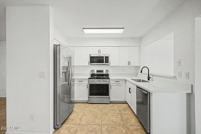 515 W GREENTREE Drive, Chandler, AZ 85225