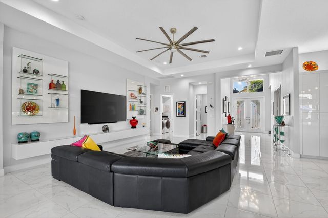 9193 Seahorse Bay Drive, Boynton Beach, FL 33473