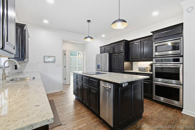 4809 Oak Leaf Drive, Tulsa, OK 74132